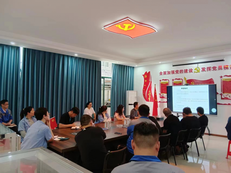 公司開展學(xué)歷再提升、職稱申報(bào)培訓(xùn)等活動(dòng)